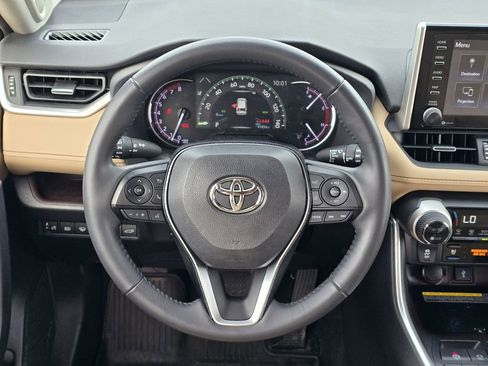 Used 2020 Toyota RAV4 Limited image 14