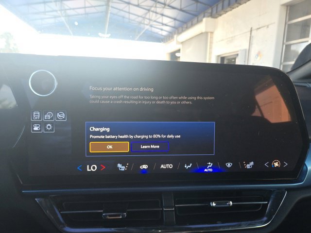 Used 2025 Chevrolet Equinox EV LT FWD image 22