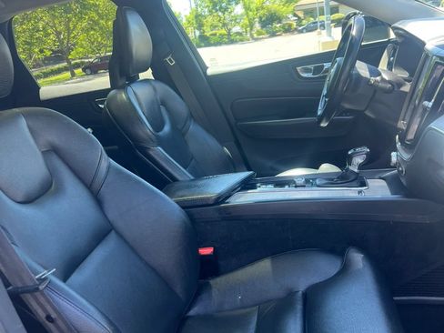 Used 2018 Volvo XC60 T5 Inscription w/ Convenience Package AWD/4WD image 16