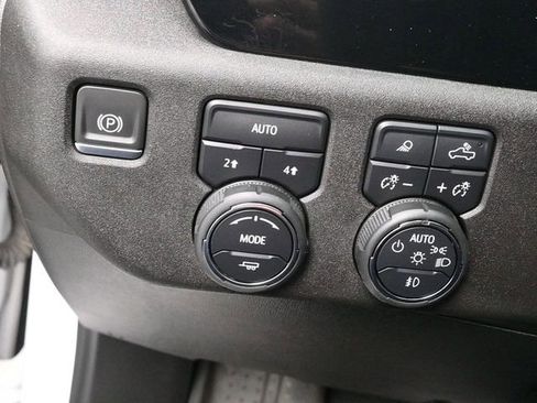 Used 2023 Chevrolet Silverado 1500 LTZ image 22