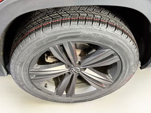 Used 2022 Volkswagen Atlas Cross Sport SEL R-Line image 31