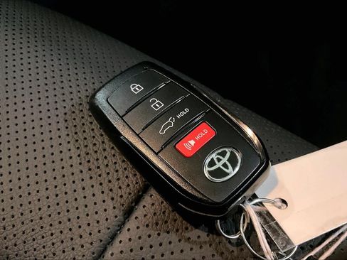 Used 2026 Toyota Highlander Platinum AWD/4WD image 14