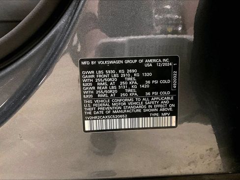 Used 2025 Volkswagen Atlas SE AWD/4WD image 30
