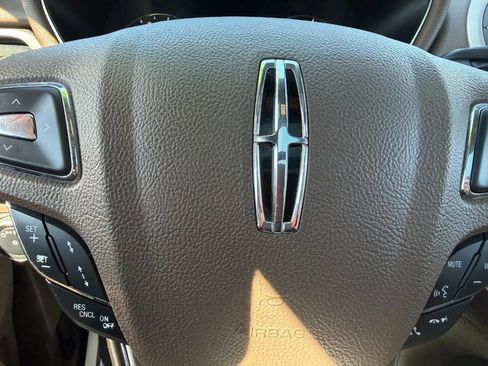 Used 2017 Lincoln MKC Reserve image 19