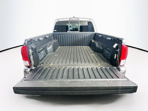 Used 2016 Toyota Tacoma SR5 w/ Towing Package image 27