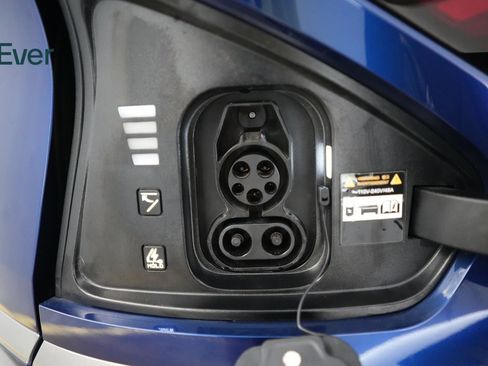 Used 2024 Kia EV6 Wind RWD image 10