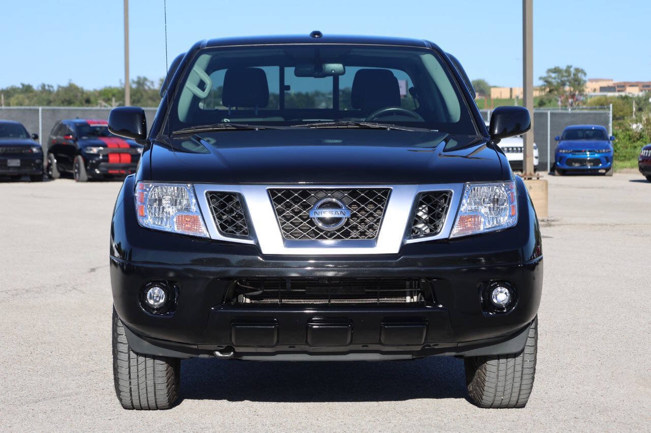 Used 2018 Nissan Frontier PRO-4X AWD/4WD image 2