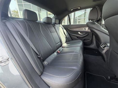 Used 2017 Mercedes-Benz E 300 image 9