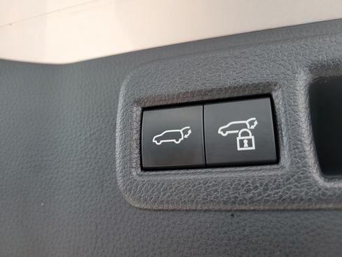 Certified 2024 Toyota Venza LE AWD/4WD image 12