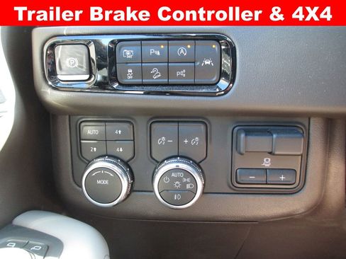 Used 2025 GMC Yukon XL Elevation w/ Elevation Premium Package image 21