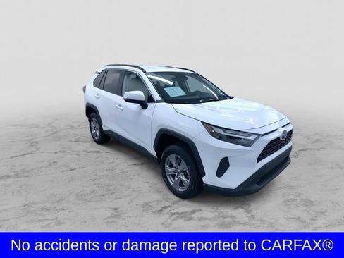 Used 2025 Toyota RAV4 XLE AWD/4WD image 3