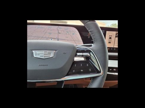 Used 2025 Cadillac Optiq Sport 2 AWD/4WD image 18