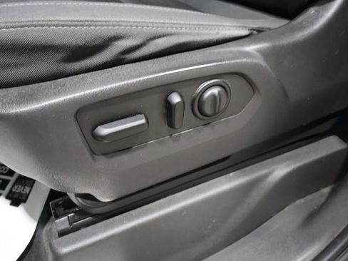 Used 2020 Chevrolet Silverado 1500 LT Trail Boss w/ Convenience Package image 12