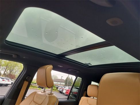 Used 2023 Jeep Grand Cherokee L Summit w/ Luxury Tech Group V image 16