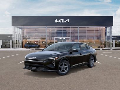 New 2025 Kia K4 LXS