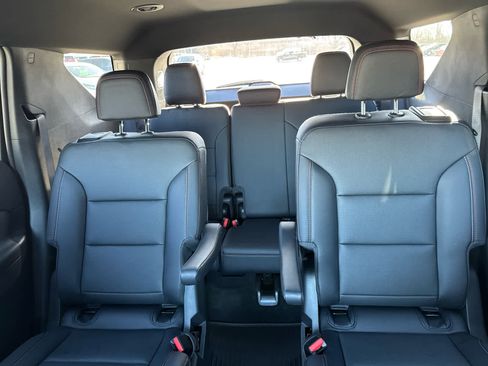 Used 2024 Chevrolet Traverse Z71 image 31