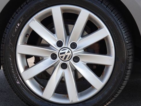 Used 2011 Volkswagen Golf TDI FWD image 49