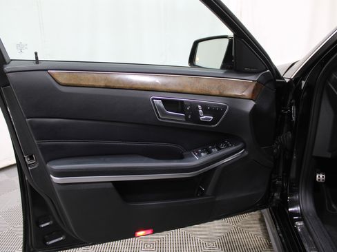 Used 2015 Mercedes-Benz E 350 4MATIC Sedan image 5