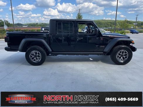 New 2025 Jeep Gladiator Rubicon w/ Convenience Group image 19