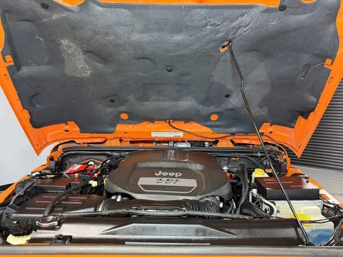 Used 2012 Jeep Wrangler Rubicon w/ PWR Convenience Group AWD/4WD image 8