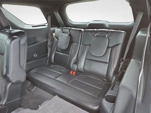 Used 2023 Ford Explorer ST-Line AWD/4WD image 16