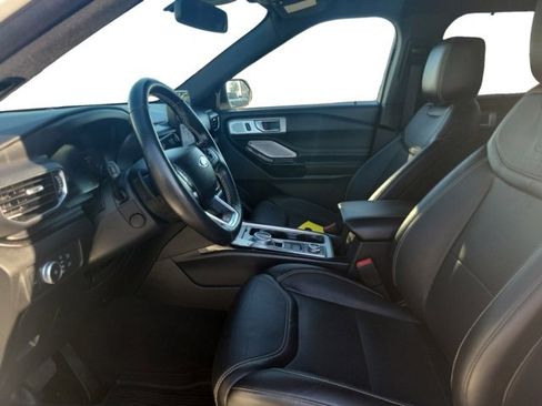 Used 2022 Ford Explorer ST w/ ST Street Pack image 8