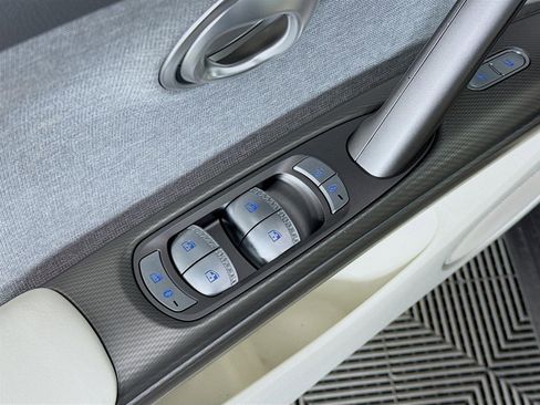 New 2024 Genesis GV60 RWD image 20