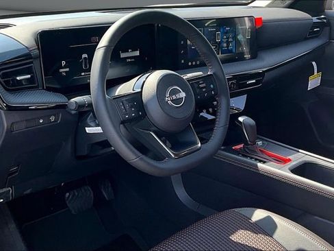 New 2026 Nissan Kicks SR FWD image 7