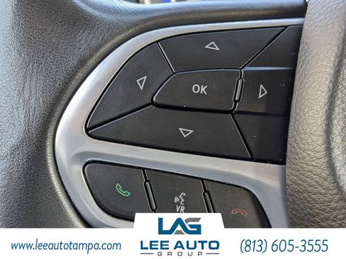 Used 2021 Chrysler 300 Touring w/ Sport Appearance Package image 23