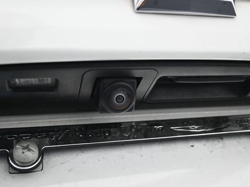 Used 2025 Chevrolet Trax ACTIV FWD image 32