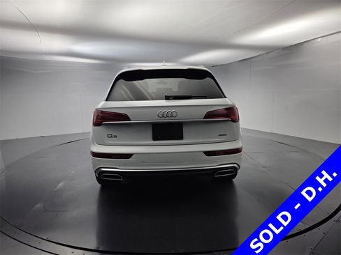 Used 2021 Audi Q5 e Premium Plus image 8