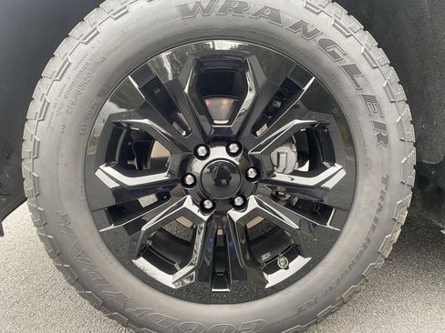 Used 2024 Chevrolet Silverado 1500 Custom image 41