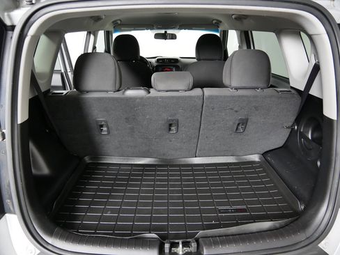 Used 2016 Kia Soul FWD image 17