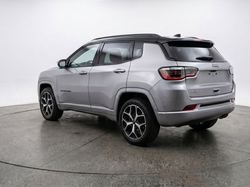 Used 2025 Jeep Compass Limited AWD/4WD image 6