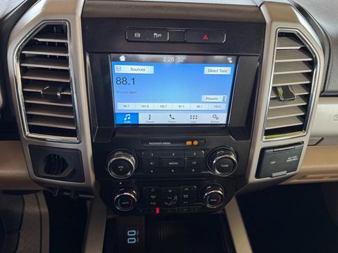 Used 2017 Ford F250 Lariat w/ Chrome Package image 15