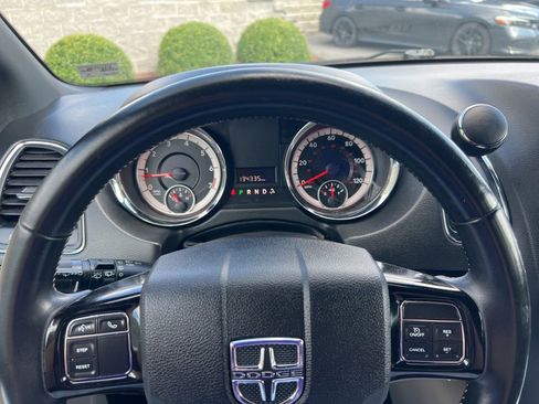Used 2017 Dodge Grand Caravan SE image 3