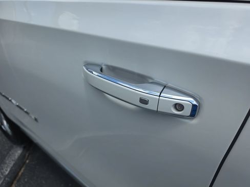 Certified 2023 GMC Yukon XL Denali AWD/4WD image 18