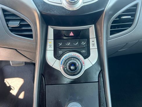 Used 2012 Hyundai Elantra GLS FWD image 30
