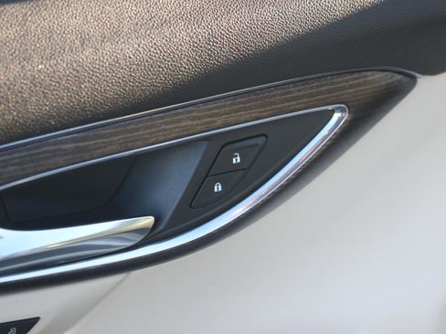 Used 2022 Buick Envision Avenir w/ Safety Package image 13