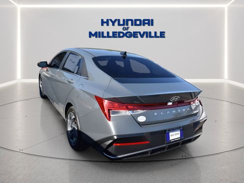 New 2026 Hyundai Elantra Limited FWD image 2