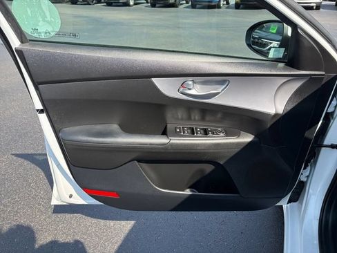 Used 2023 Kia Forte LXS FWD image 17