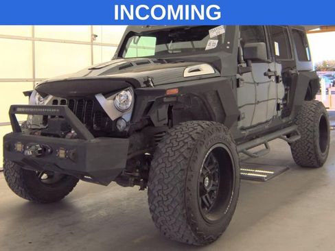 Used 2018 Jeep Wrangler Unlimited Sahara image 1