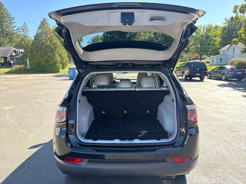 Used 2022 Jeep Compass Limited image 15