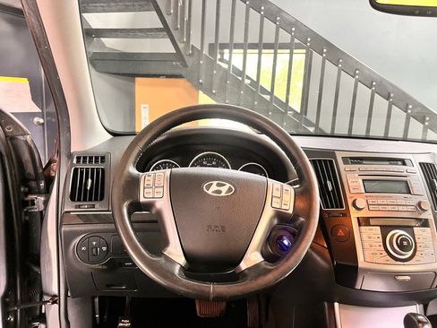 Used 2010 Hyundai Veracruz Limited FWD image 27