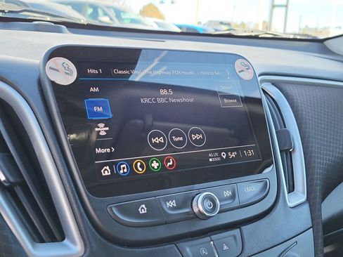 Used 2024 Chevrolet Malibu LT image 19