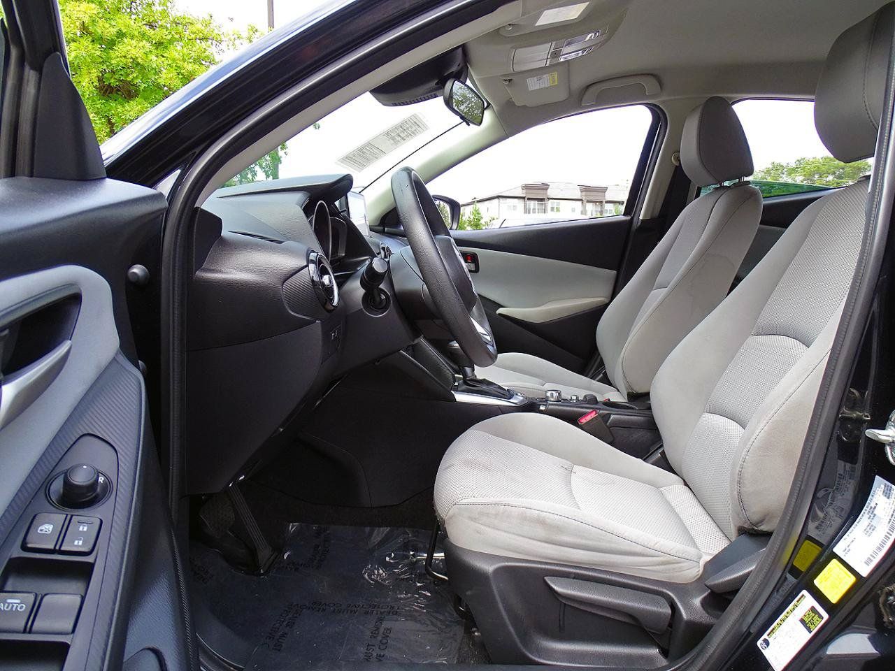 Used 2019 Toyota Yaris LE FWD image 13