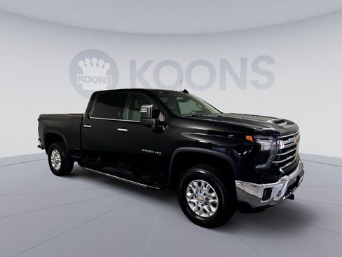 Used 2024 Chevrolet Silverado 2500 LTZ w/ LTZ Convenience Package AWD/4WD image 10