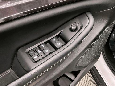 Used 2023 Jeep Grand Cherokee Altitude AWD/4WD image 37