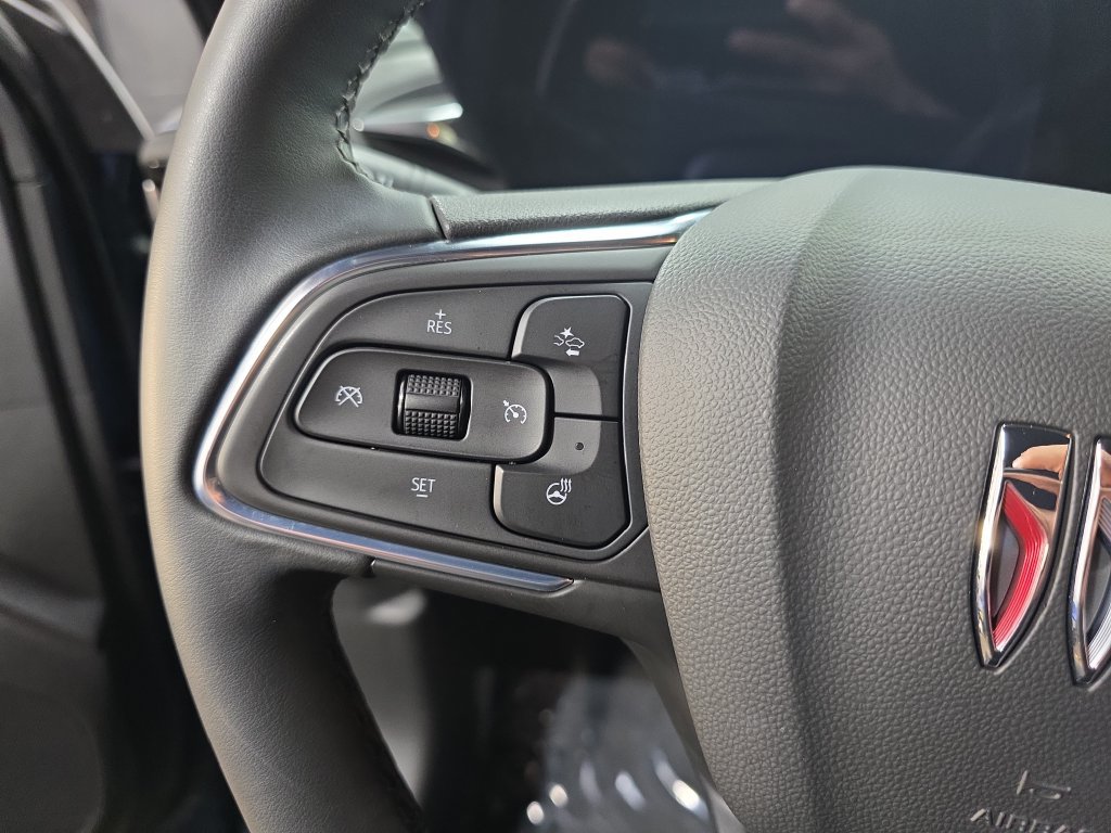 Used 2024 Buick Envista Sport Touring w/ Convenience I Package FWD image 19
