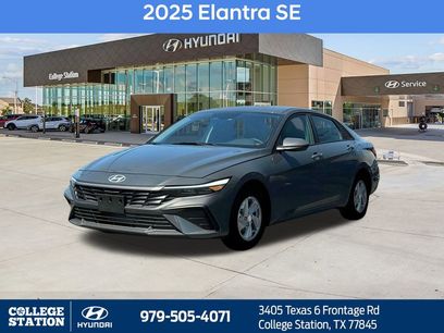 Used 2025 Hyundai Elantra SE